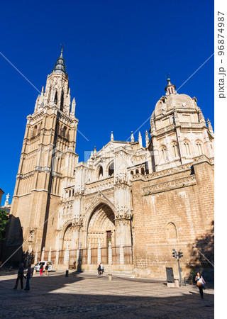 スペイン　トレド大聖堂　※一部ソフトフォーカス 96874987