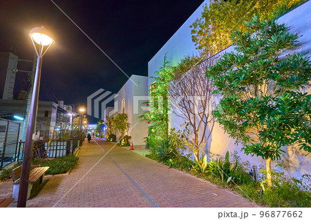 夜の東京都世田谷区 下北沢の商業施設reload(リロード) 夜の東京都世田谷区 下北沢の商業施設reload(リロード) 96877662