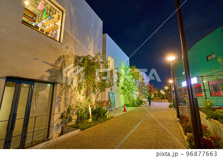 夜の東京都世田谷区 下北沢の商業施設reload(リロード) 夜の東京都世田谷区 下北沢の商業施設reload(リロード) 96877663