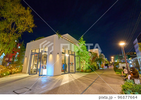 夜の東京都世田谷区 下北沢の商業施設reload(リロード) 96877664
