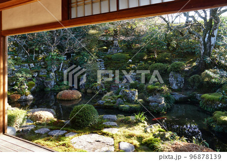 晩秋の魚山大原寺、実光院「契心園」 晩秋の魚山大原寺、実光院「契心園」 96878139