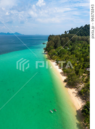 Aerial view of Koh Kradan island in Trang, Thailand 96878843