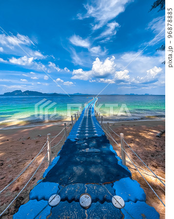 Beach view and long tail boat in Koh Kradan island in Trang, Thailand 96878885