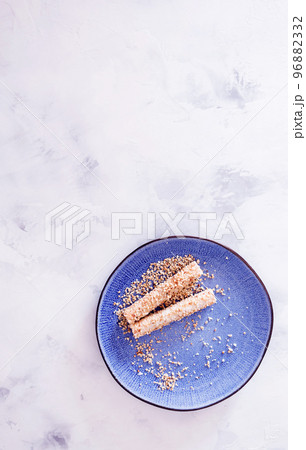 crispy sweet waffle tubes 96882332