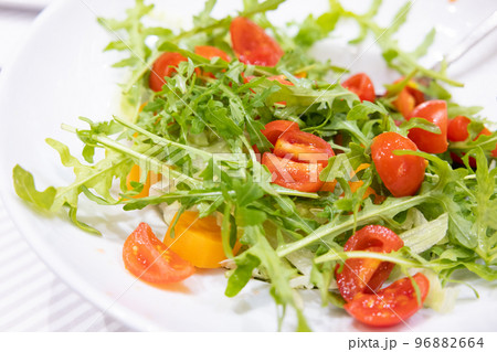 美味しい野菜サラダ 96882664