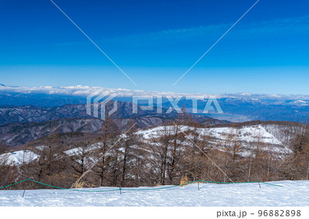 【冬素材】冬の入笠山山頂から見た北アルプス【長野県】 96882898