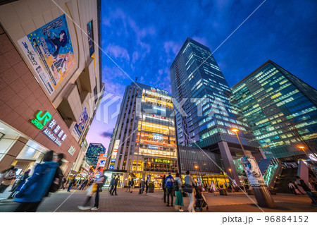 日本の東京都市景観 秋葉原駅や駅前のオフィスビル群などを望む=11月16日 日本の東京都市景観 秋葉原駅や駅前のオフィスビル群などを望む=11月16日 96884152