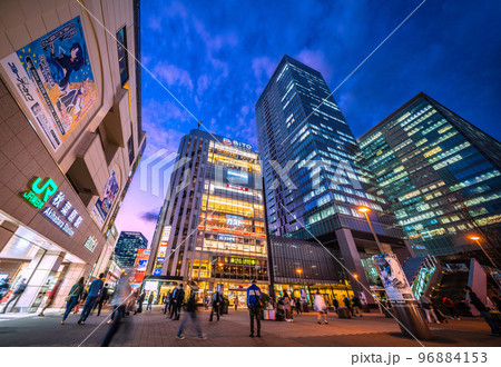 日本の東京都市景観 秋葉原駅や駅前のオフィスビル群などを望む=11月16日 日本の東京都市景観 秋葉原駅や駅前のオフィスビル群などを望む=11月16日 96884153
