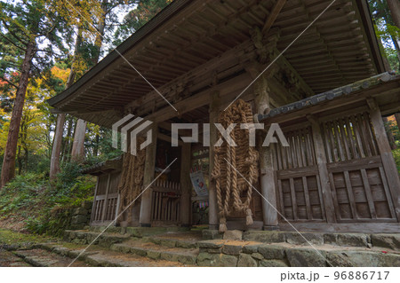 滋賀 百済寺 仁王門の秋景色 96886717