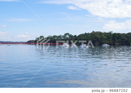 観光船から眺めた松島湾の景色 96887202