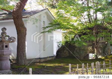 観瀾亭の裏庭の景色 観瀾亭の裏庭の景色 96887218