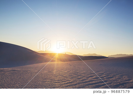 Hike in White sand 96887579