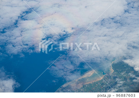 徳之島空港上空 空の虹ブロッケン現象 徳之島空港上空 空の虹ブロッケン現象 96887603