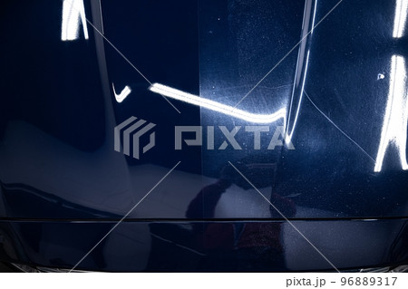 Effect before and after varnish correction Effect before and after varnish correction 96889317