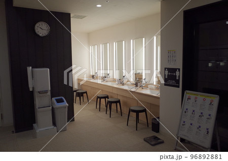 大浴場脱衣室の風景_ホテル京阪京都八条口 96892881