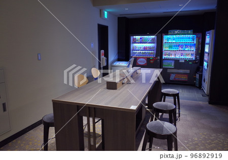 自動販売機の風景_ホテル京阪京都八条口 96892919