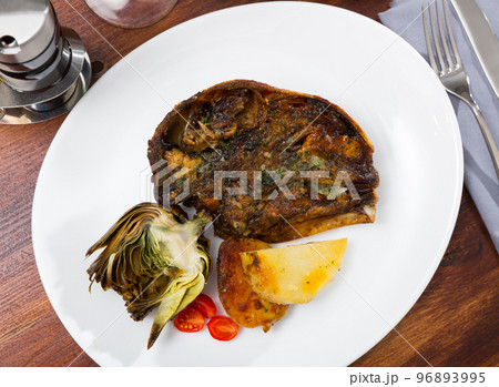 Baked head of lamb 96893995
