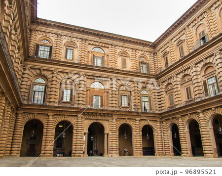 ピッティ宮殿中庭(フィレンツェ-イタリア) ピッティ宮殿中庭(フィレンツェ-イタリア) 96895521