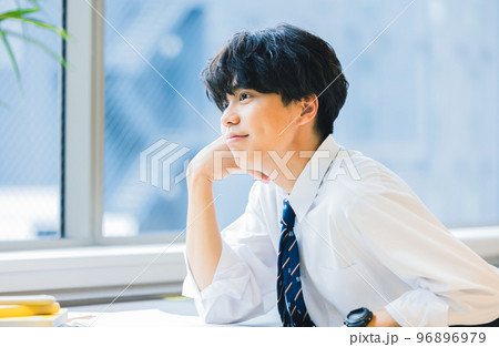 高校生　男子　ポートレート　撮影協力：WEEK芝大門(サンフロンティア不動産) 96896979