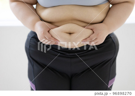 太った女性のお腹 太った女性のお腹 96898270