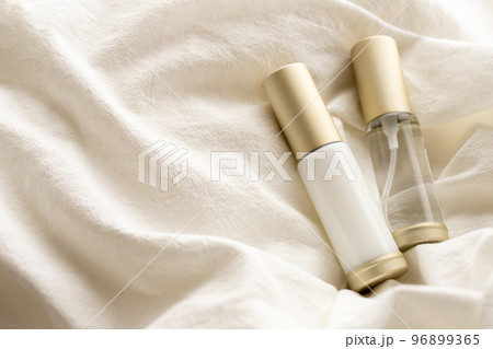 乳液と化粧水 スキンケアのイメージ素材 乳液と化粧水 スキンケアのイメージ素材 96899365