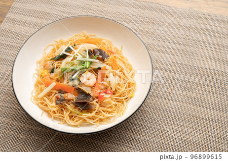 焼きビーフン 96899615