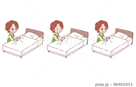 ベッドメイキングするシニア女性_表情バリエーションセット ベッドメイキングするシニア女性_表情バリエーションセット 96902053