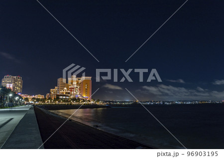 沖縄のクリスマス 北谷町 美浜アメリカンビレッジ全景 沖縄のクリスマス 北谷町 美浜アメリカンビレッジ全景 96903195