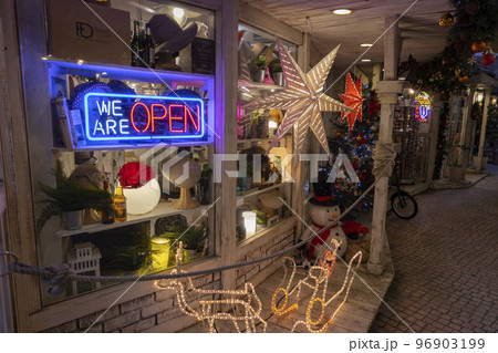 沖縄のクリスマス　北谷町 美浜アメリカンビレッジ 96903199