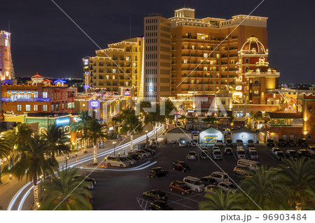 冬の沖縄旅行　クリスマスの北谷町 美浜アメリカンビレッジ 96903484