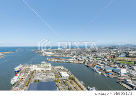 新潟県新潟市　朱鷺メッセBefcoばかうけ展望室から望む新潟市の街並み（北方向） 96905172