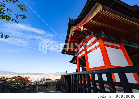 早朝の古都京都 清水寺西門 早朝の古都京都 清水寺西門 96908086