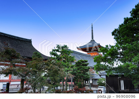 早朝の古都京都 清水寺 早朝の古都京都 清水寺 96908096