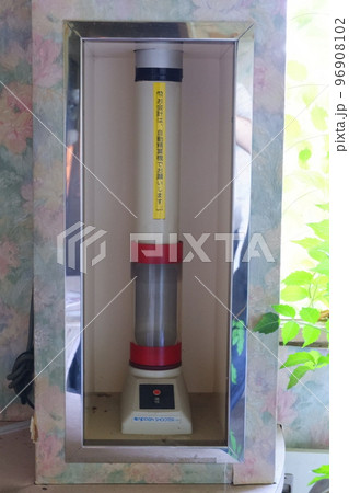 ラブホテルのエアーシューター 96908102