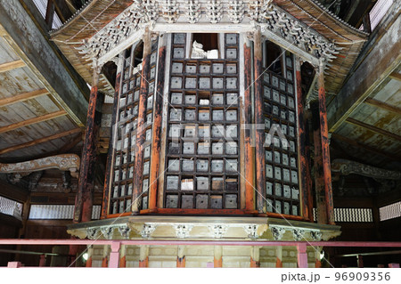 天台寺門宗総本山　三井寺（園城寺）　一切経蔵 96909356