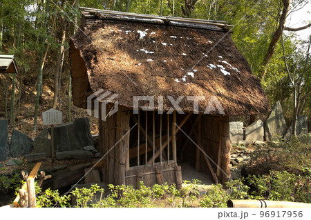 四国村　添水唐臼 96917956