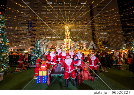 福岡クリスマスマーケット　博多駅前 96920827