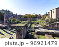 ローマの古代遺産フォロ・ロマーノ 96921479