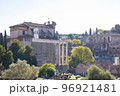 ローマの古代遺産フォロ・ロマーノ 96921481