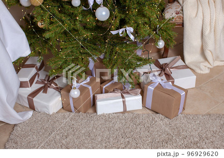 Christmas tree in classic colors. Christmas tree in classic colors. 96929620