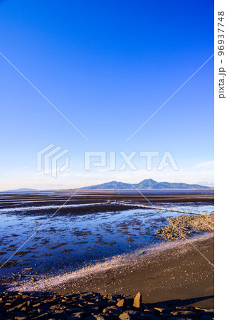 観光スポット・夕暮れの住吉海岸公園の周辺景色「長部田海床路（ながべたかいしょうろ）」 96937748