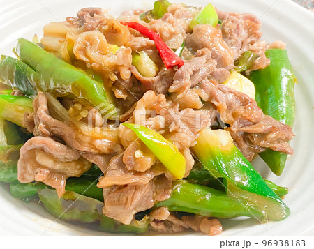 中国家庭料理・葱爆羊肉（ラム肉のネギ炒め） 96938183