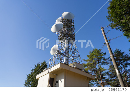 堂平山の山頂付近の電波塔(外秩父七峰縦走コース) 堂平山の山頂付近の電波塔(外秩父七峰縦走コース) 96941179