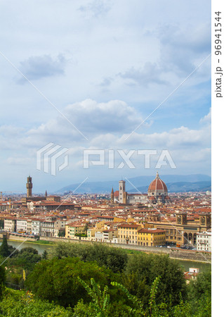 ミケランジェロ広場からのドゥオモ(イタリア-フィレンツェ) 96941544