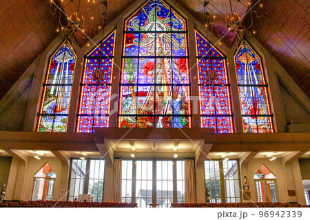 【オークランド】ホーリートリニティ大聖堂 ステンドグラス 96942339