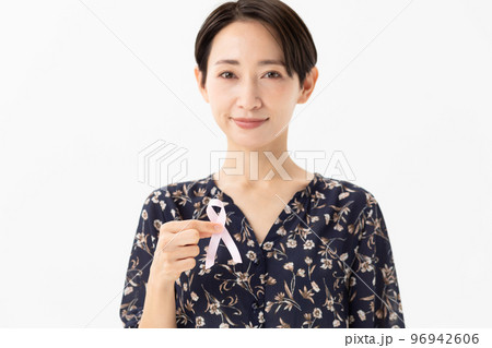 ピンクリボン　女性 96942606