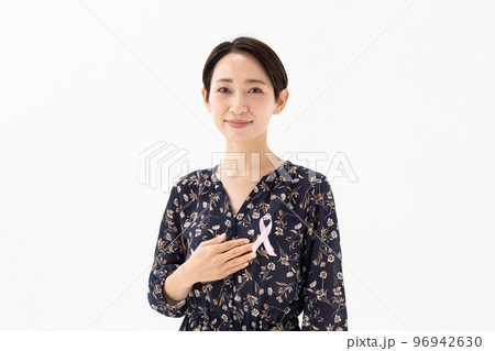 ピンクリボン　女性 96942630