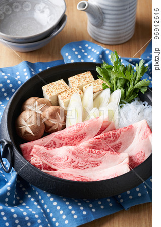 すき焼きイメージ 96942646