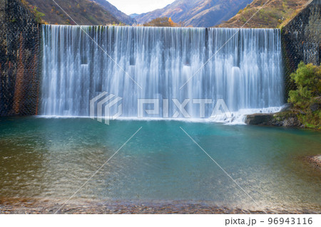 足尾砂防ダム　松木川渓谷　日光山並　足尾町　秋の風景　　 96943116