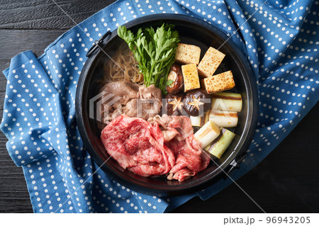 すき焼きイメージ すき焼きイメージ 96943205